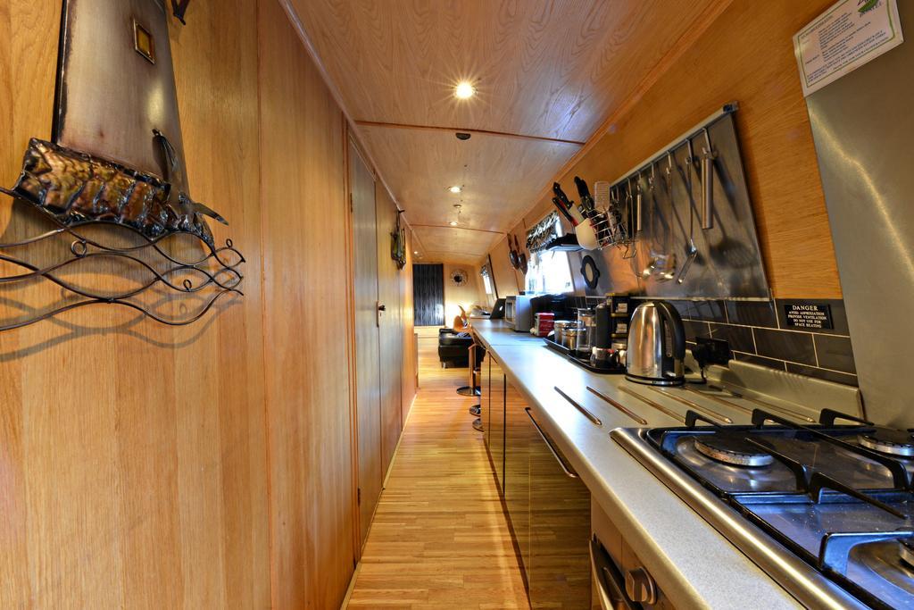 爱丁堡 波特尔四姐妹船屋酒店 外观 照片